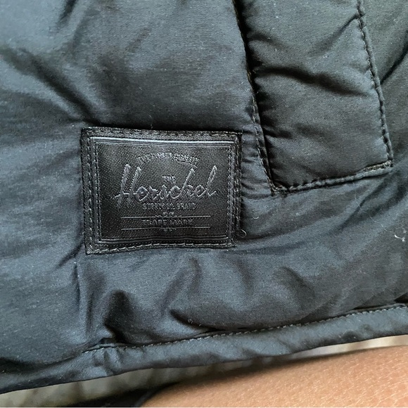 Herschel Supply Co. Featherless High Fill Puff Jacket - Picture 4 of 5